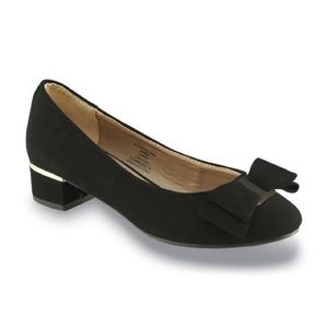 Jaclyn Smith Darby Bow block heel shoes